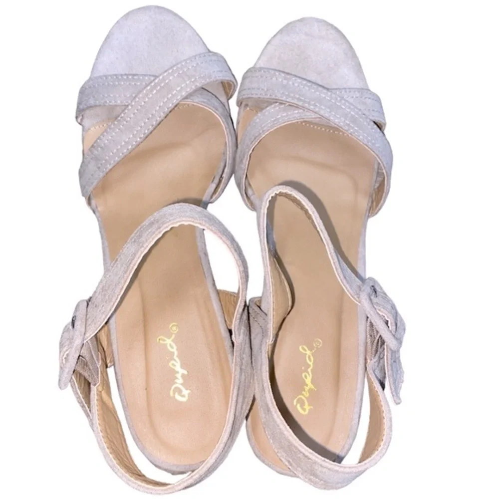 Qupid tan suede block heels size 9